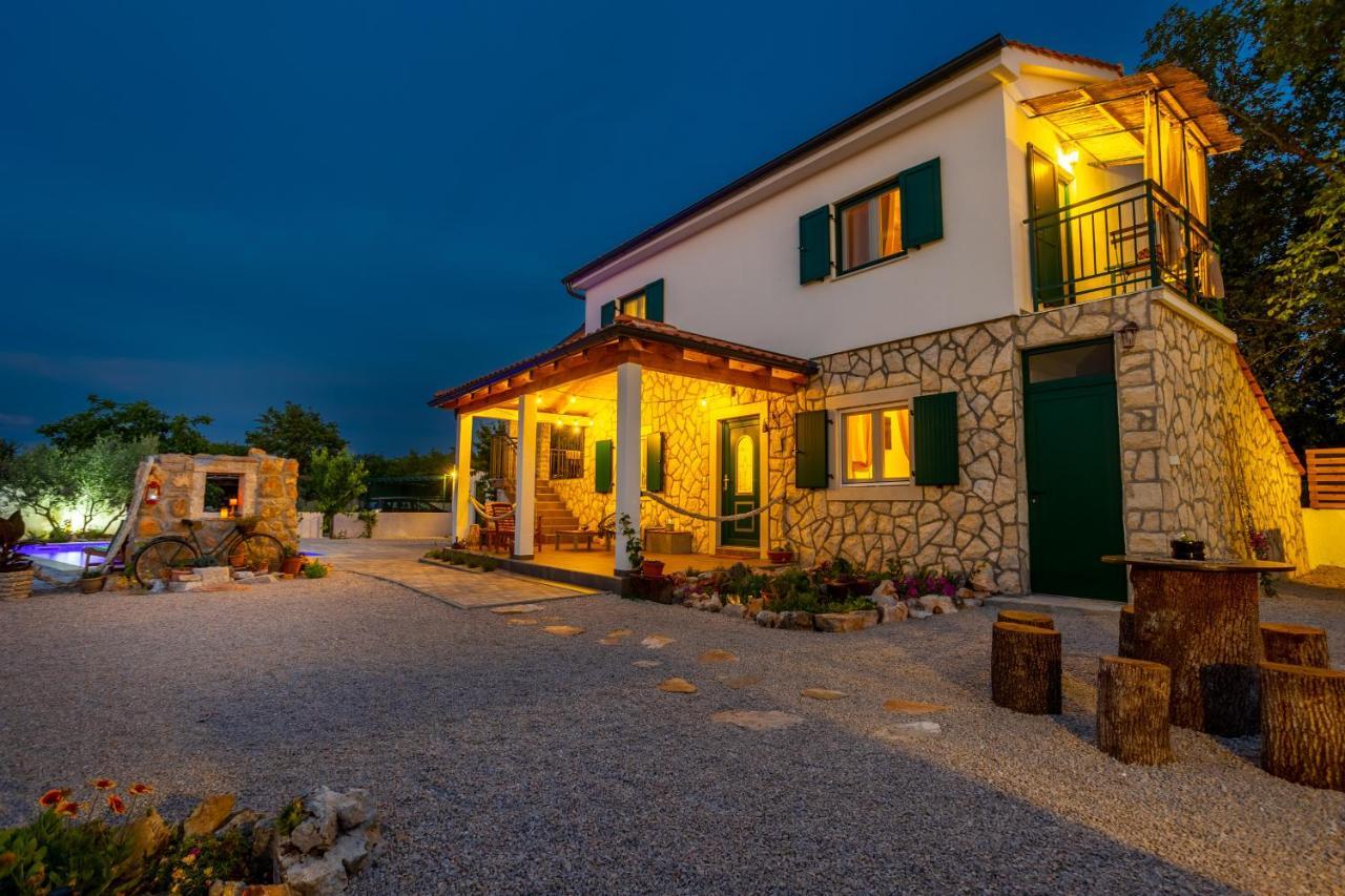 Villa Adastra Malinska Buitenkant foto