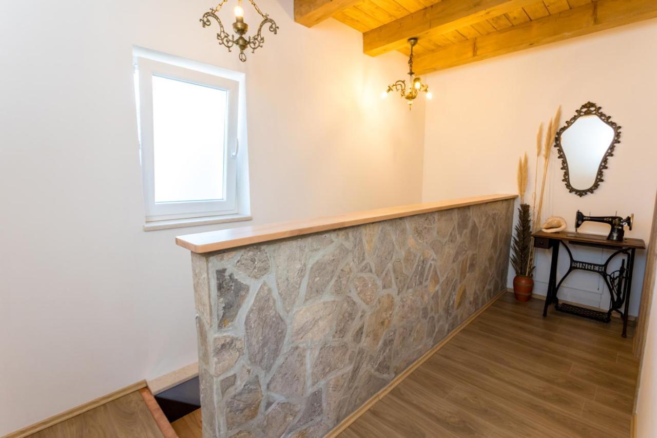 Villa Adastra Malinska Buitenkant foto